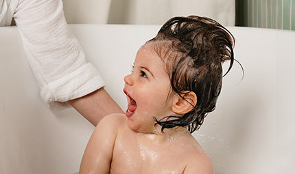 Quel shampoing pour bébé ? Douceur et démêlage assuré