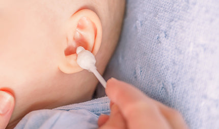 Comment nettoyer les oreilles d’un bébé ? La meilleure méthode