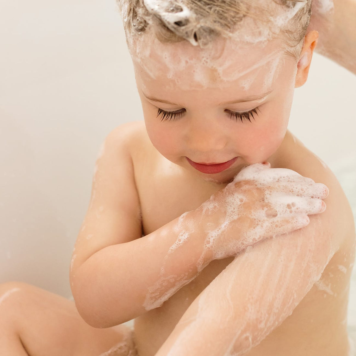 Biolane Bain et toilette Gel lavant corps & cheveux 2 en 1
